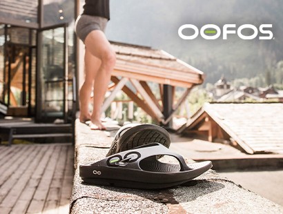 OOFOS Schuhe unterstützen dich sowohl nach dem Sport als auch im Alltag aktiv bei der Regeneration und schonen deine Gelenke.